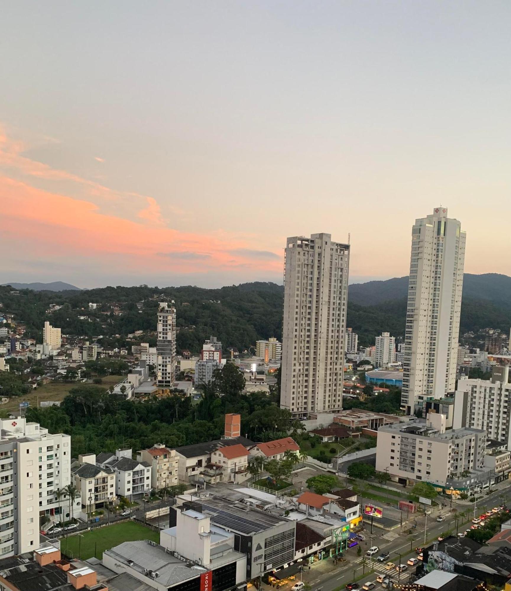 Loft Confortavel E Moderno Com Garagem Perto Da Furb E Vila Germanica Blumenau Exterior foto